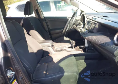 2018 Toyota Rav4 Xle from USA, damaged, VIN 2T3WFREV4JW467307